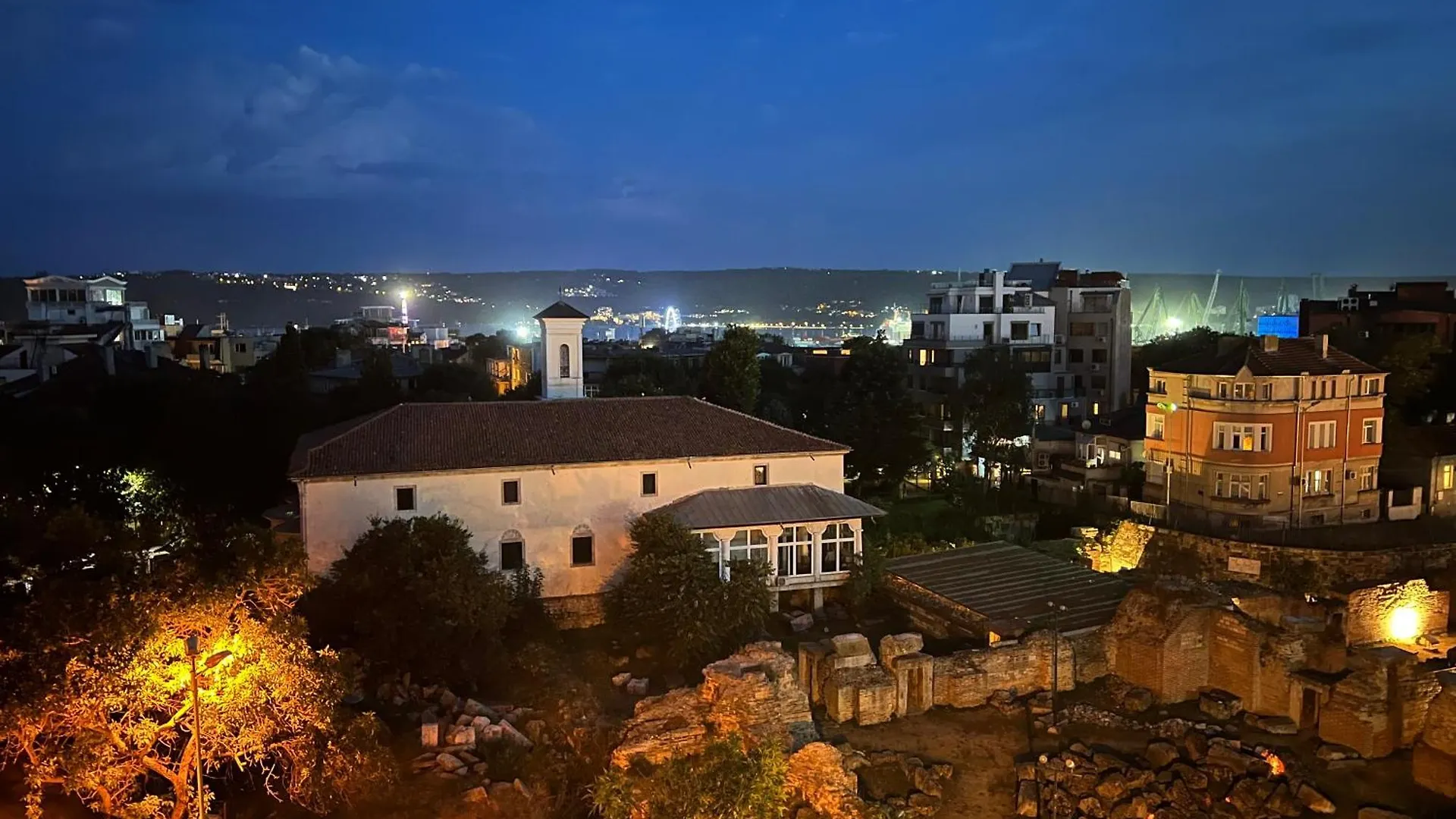 Roman Thermae Heritage Penthouse With Garage Varna 0*,