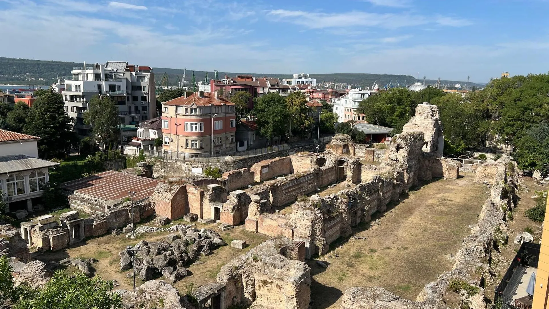 Roman Thermae Heritage Penthouse With Garage Varna